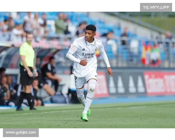 阿斯：皇马坚持维持现有阵容不强行引进中场球员